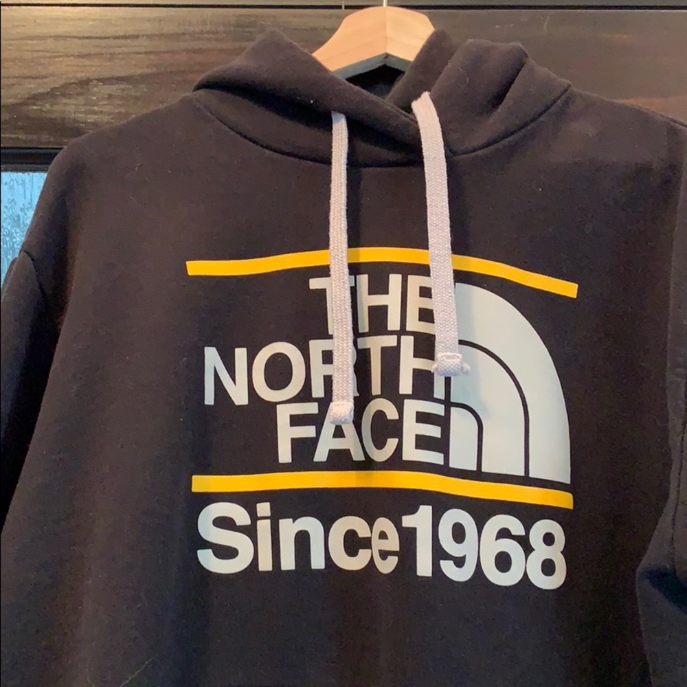 Like New North Face hoodie
